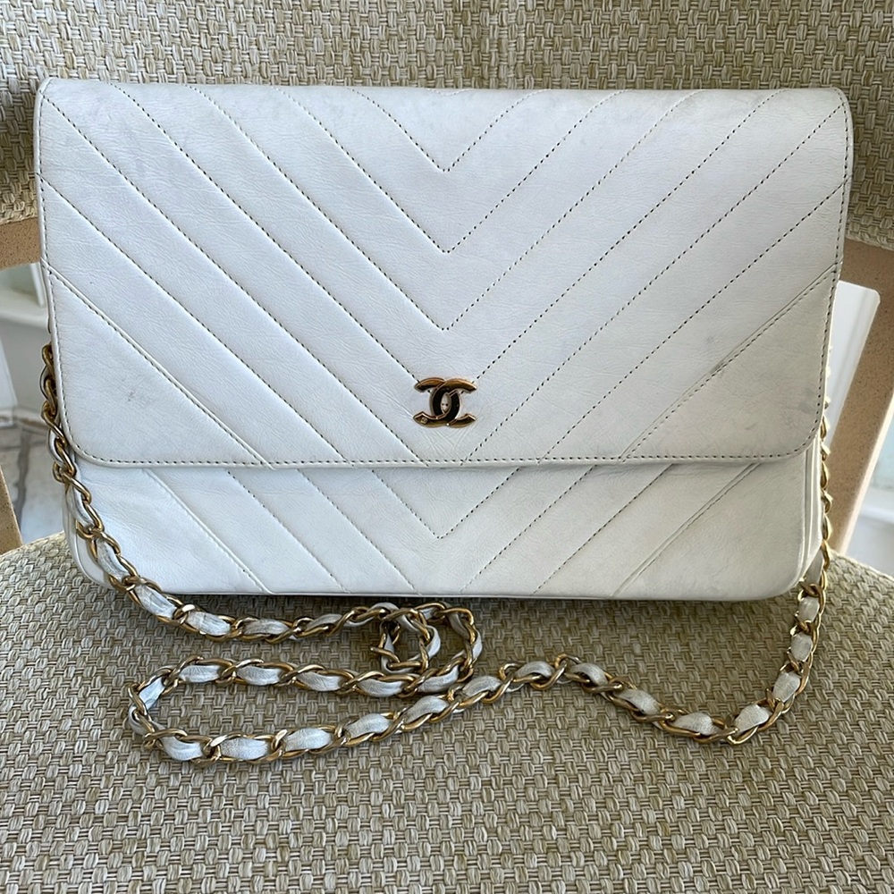 CHANEL SINGLE FLAP BAG